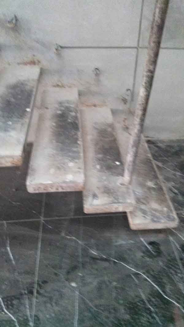 پله، کف پله و نرده فلزی و چوبی پله، کف پله و نرده فلزی و چوبی