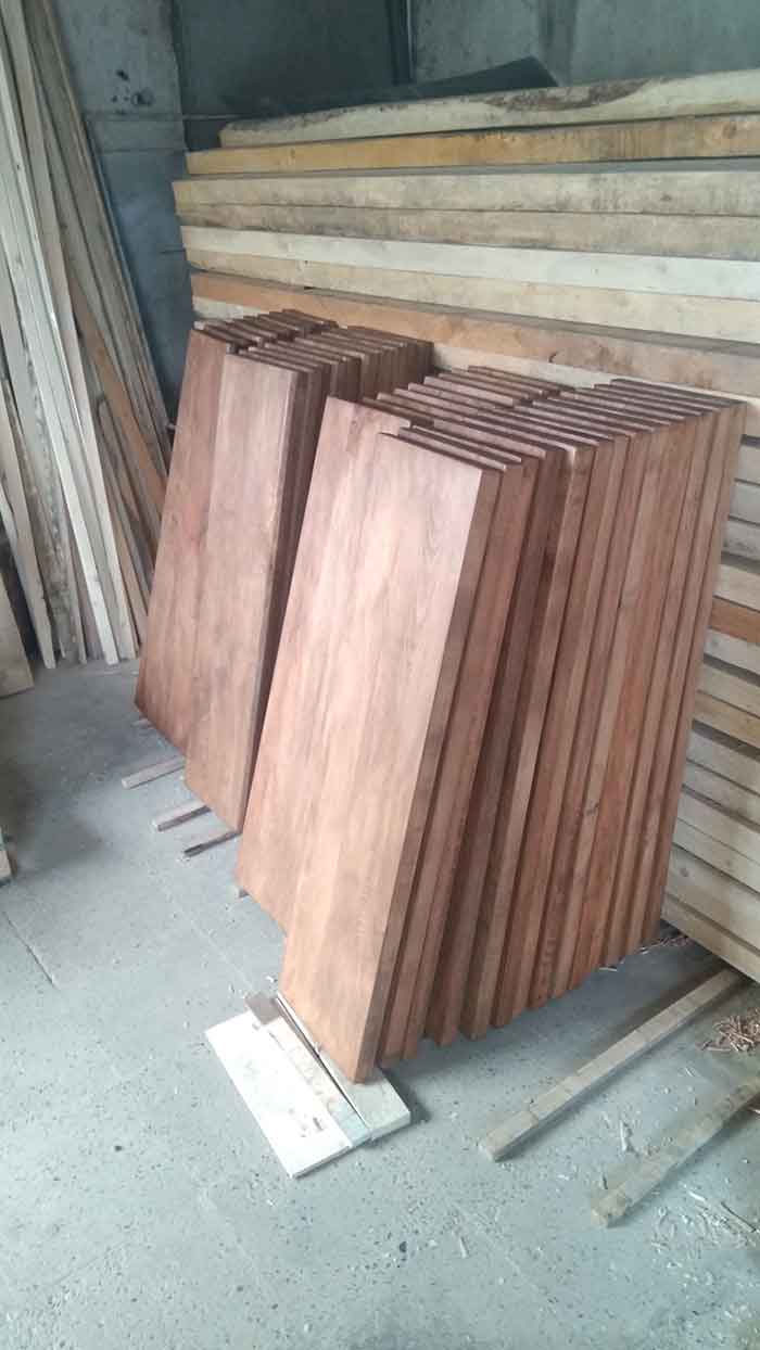 پله، کف پله و نرده فلزی و چوبی پله، کف پله و نرده فلزی و چوبی