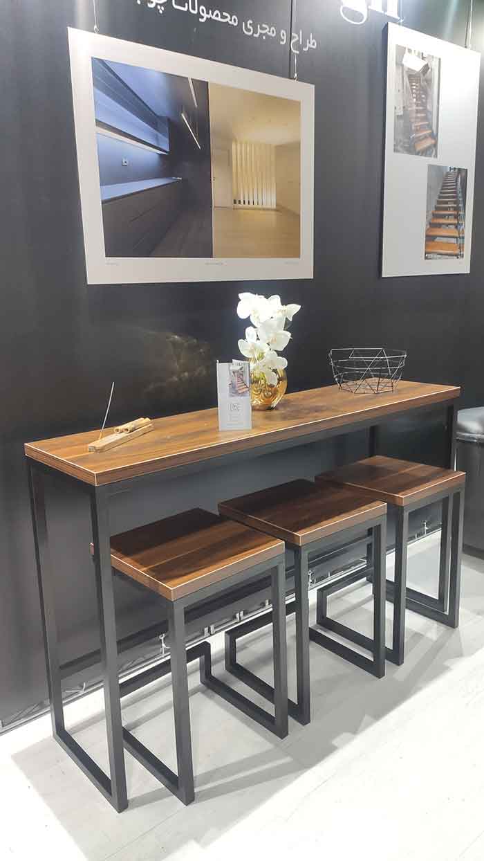 میز و صندلی و قفسه چوب و فلز میز و صندلی و قفسه چوب و فلز